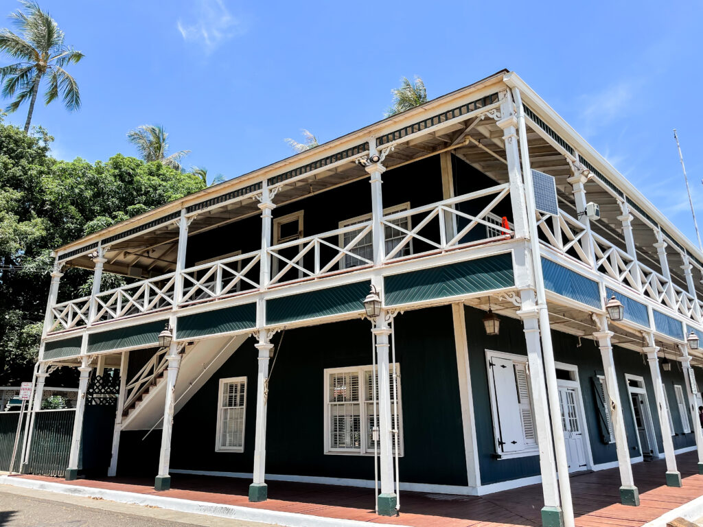 Pioneer Inn in old town Lahaina, Maui