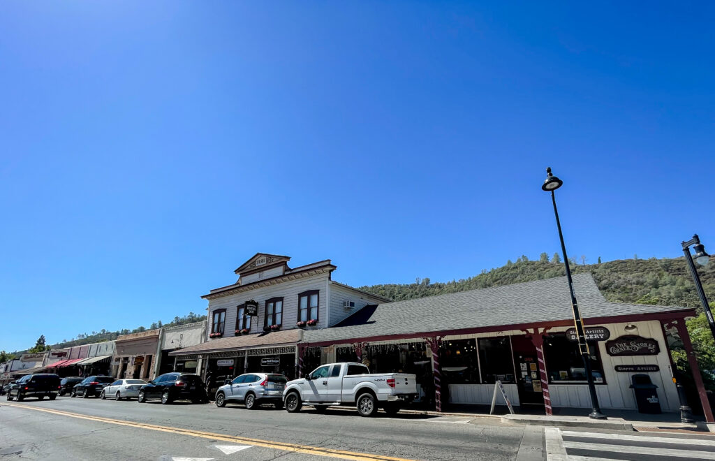 Shops at downtown Mariposa, California 