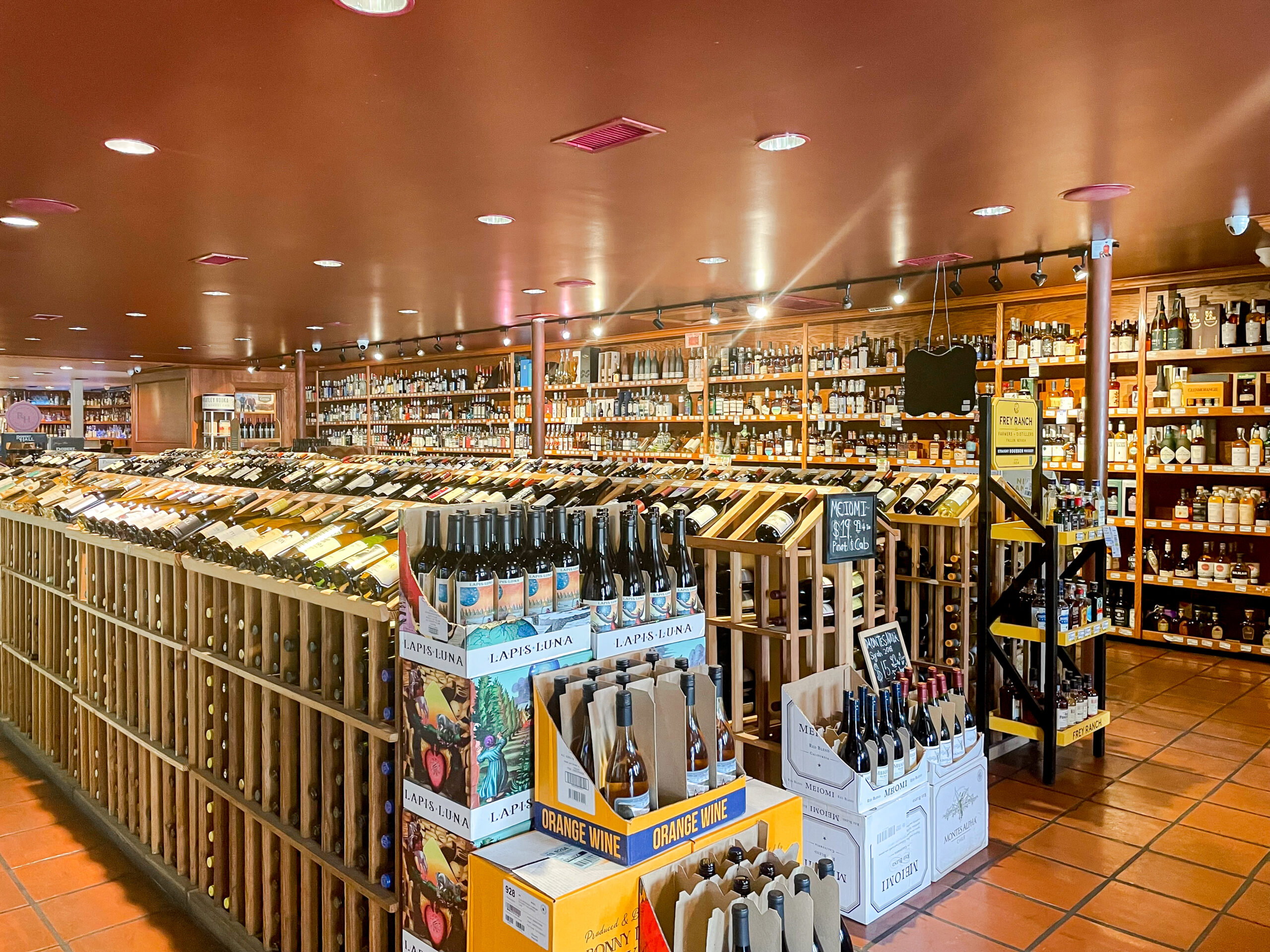 wine and liquor shop