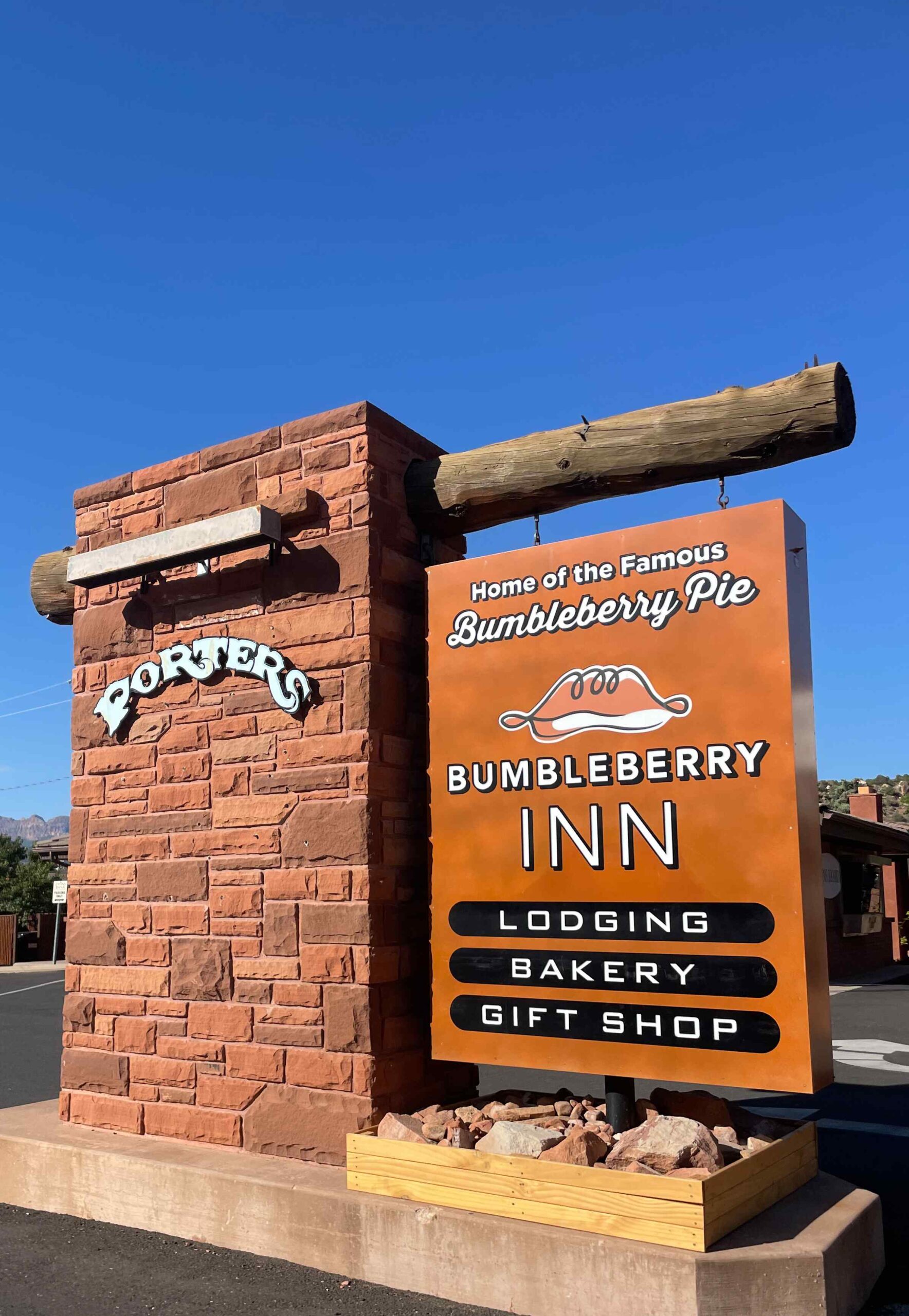 Bumbleberry Inn Sign